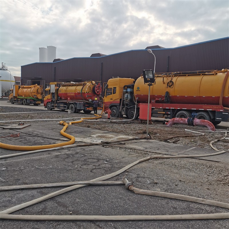 福贡污水池清理